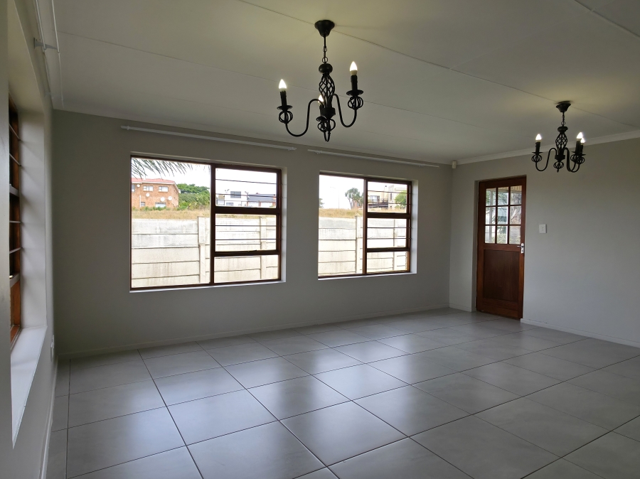 2 Bedroom Property for Sale in Wavecrest Eastern Cape